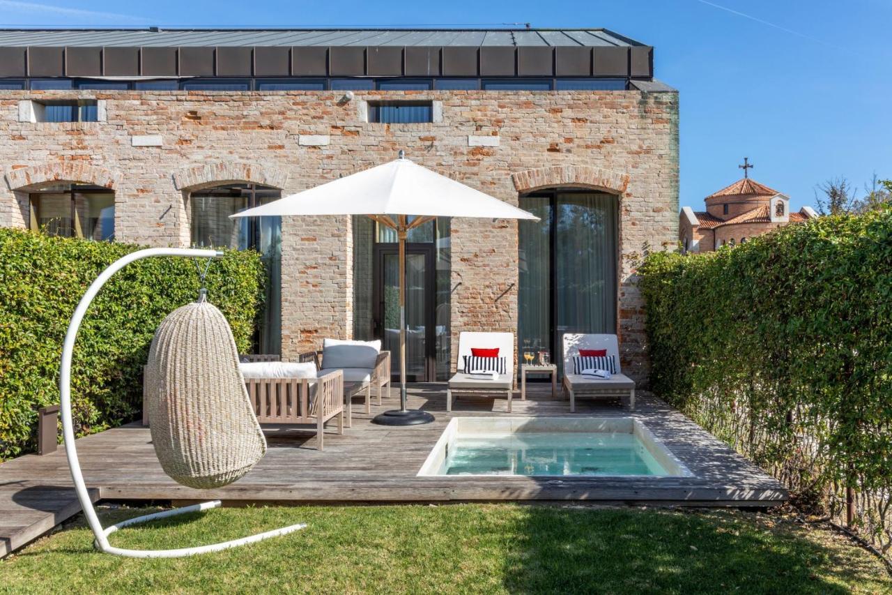 La Maisonette Loft Suite Private Pool Split Level